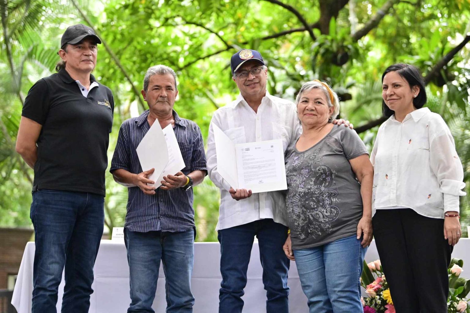 Subsidios Aumentan para Mayores de 80 Años: Petro Lidera Evento en Medellín