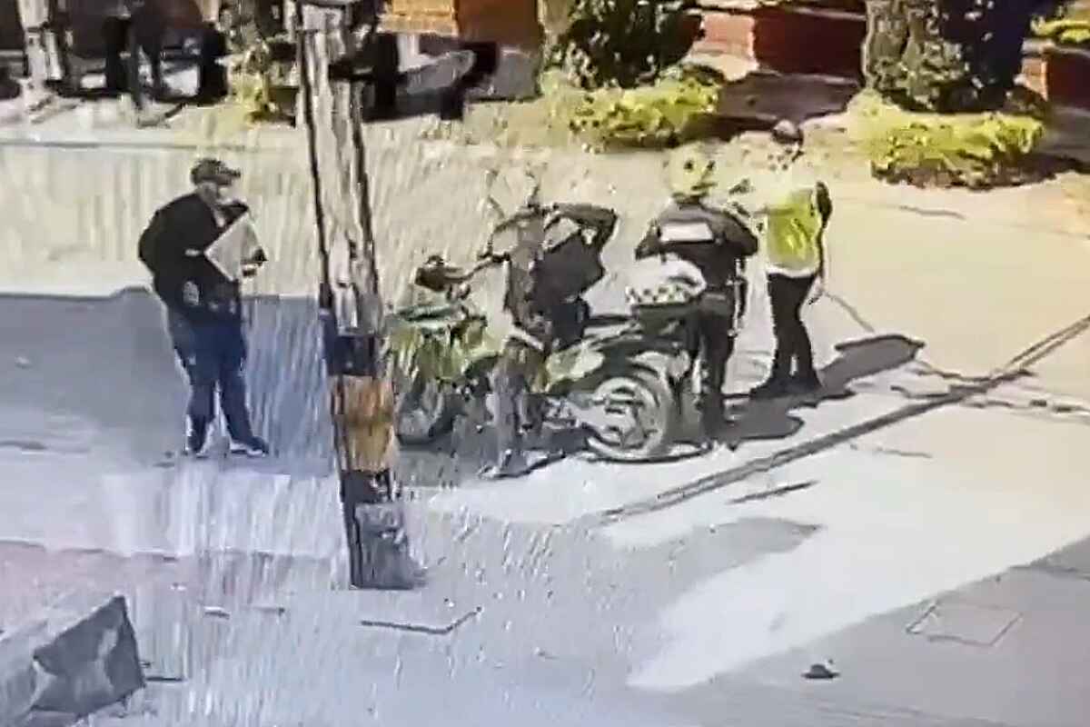 Video muestra el asesinato del subintendente Juan Esteban Cortés Pérez en una calle de Medellín