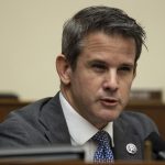 Biden consigue el apoyo público de un excongresista republicano crítico con Trump