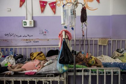 La OMS aprueba una resolución condenando los ataques de Israel a la sanidad palestina