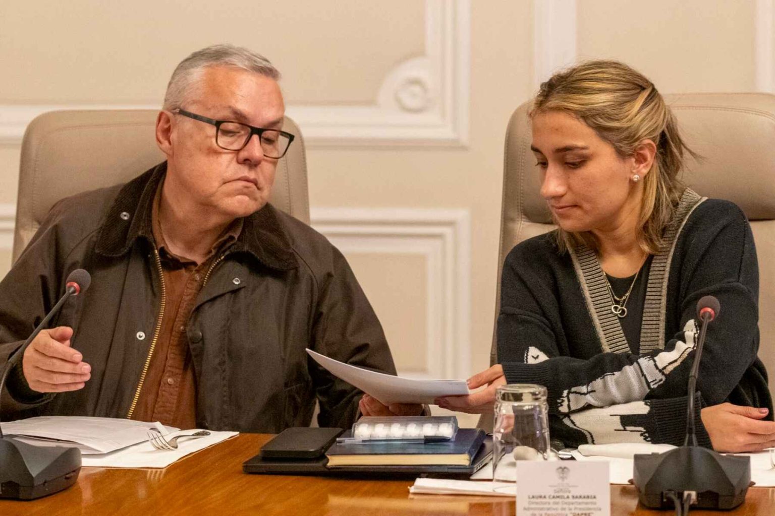 Circular de Laura Sarabia pone en jaque hasta las cadenas de WhatsApp en Presidencia