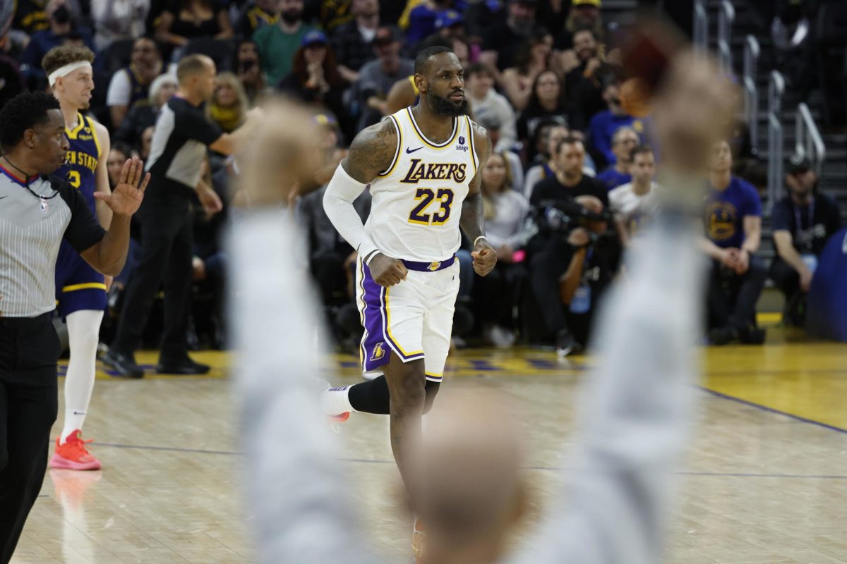 LeBron renuncia a una opción de 51,4 millones y negociará un nuevo acuerdo con los Lakers
