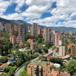 Crece la vivienda turística mientras la ocupación hotelera cae en Medellín
