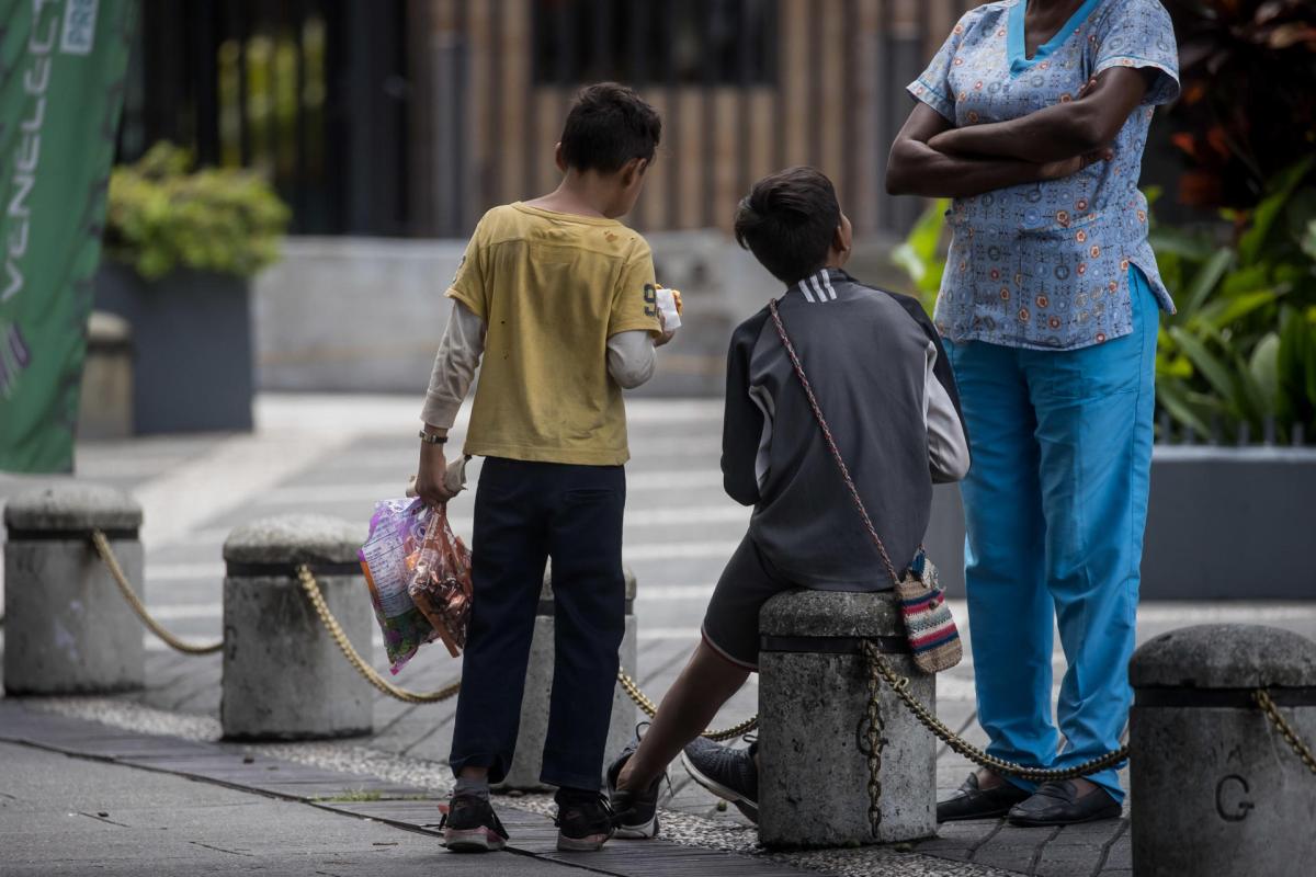 Medellín refuerza estrategias para prevenir el trabajo infantil