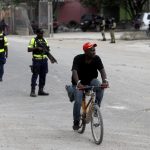 Policía de Haití combate al jefe de bandas Jimmy Cherisier tras asesinato de tres agentes