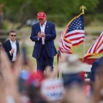Trump regresará a Washington para reunirse con legisladores republicanos y mostrar unidad