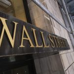 Wall Street cierra la semana en territorio mixto, pero con el Nasdaq en un nuevo récord