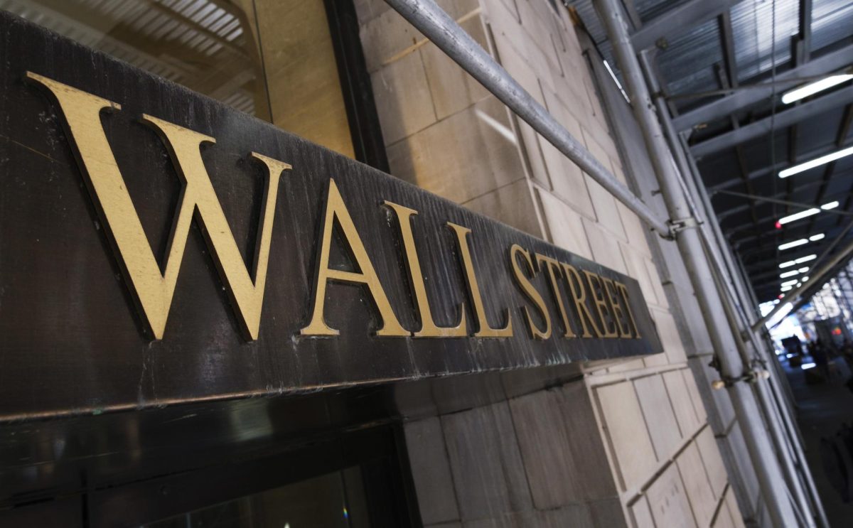 Wall Street cierra la semana en territorio mixto, pero con el Nasdaq en un nuevo récord