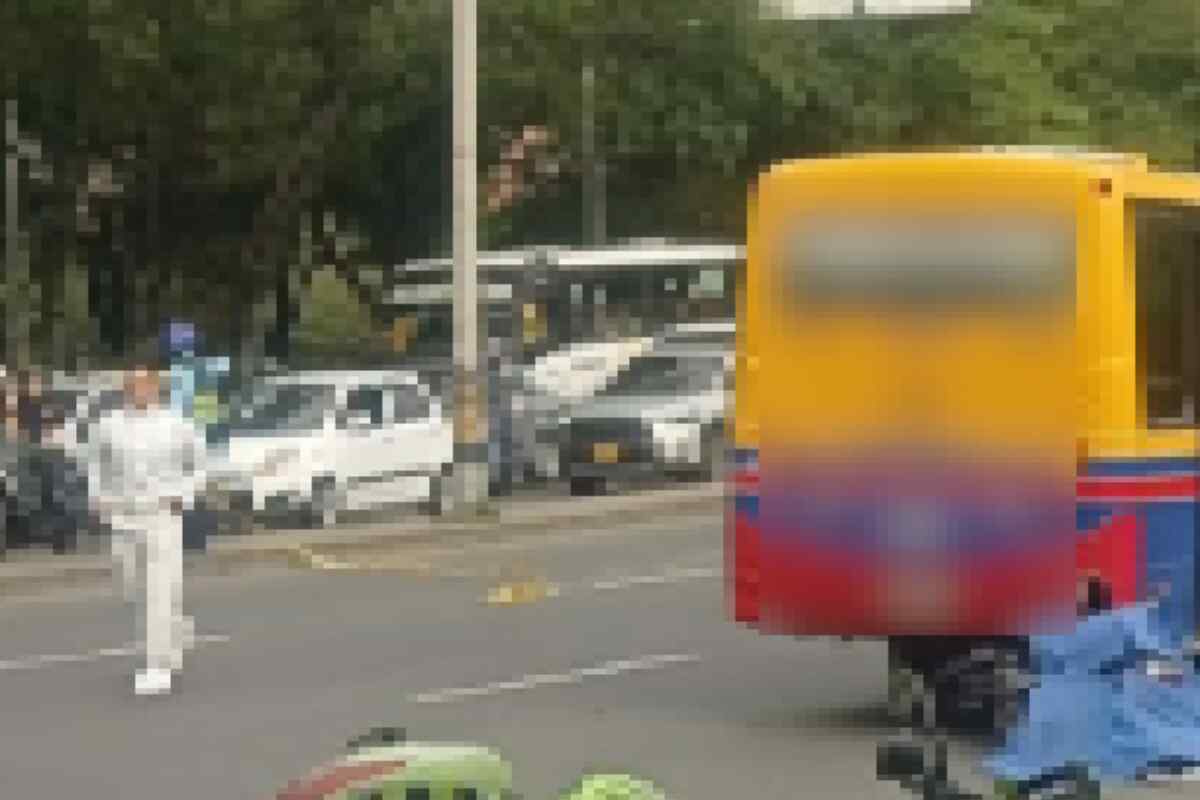 Trágico accidente en la Calle Colombia: pareja en moto muere tras impactar con bus