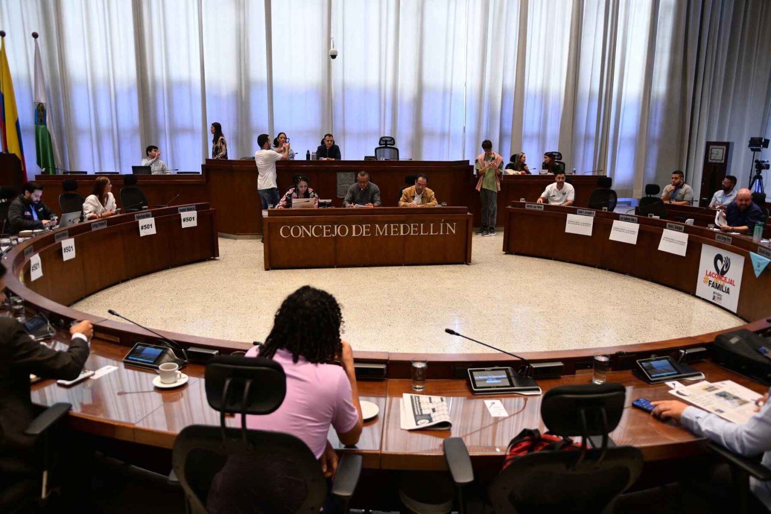 CNE interviene en el Concejo de Medellín: Se repetirán elecciones de la Mesa Directiva-epm venta acciones tigo-une