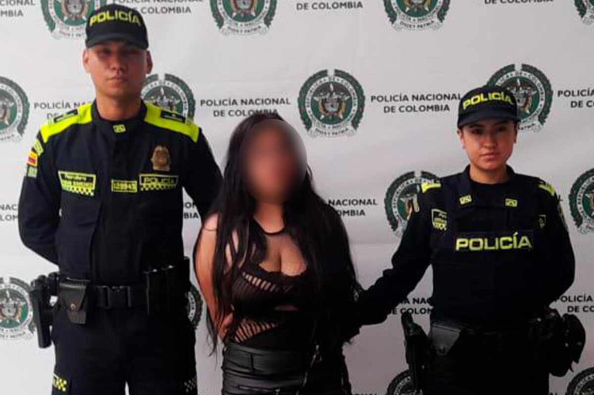 Repudio en Bello: Mujer es capturada por arrojar a un perro de su expareja desde un balcón