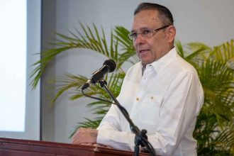 Partido Conservador postula a Efraín Cepeda para liderar el Senado en 2024-2025