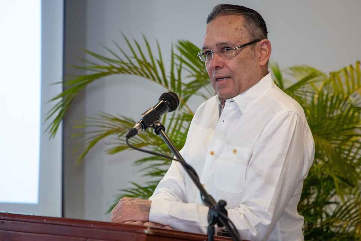 Partido Conservador postula a Efraín Cepeda para liderar el Senado en 2024-2025