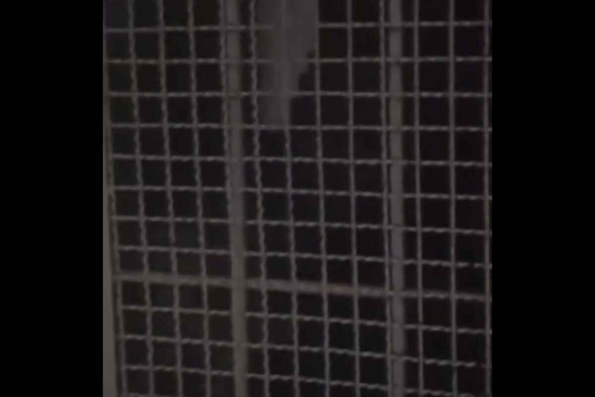 ¿Actividad paranormal en colegio de Medellín? Celador registra audio de voces en un salón