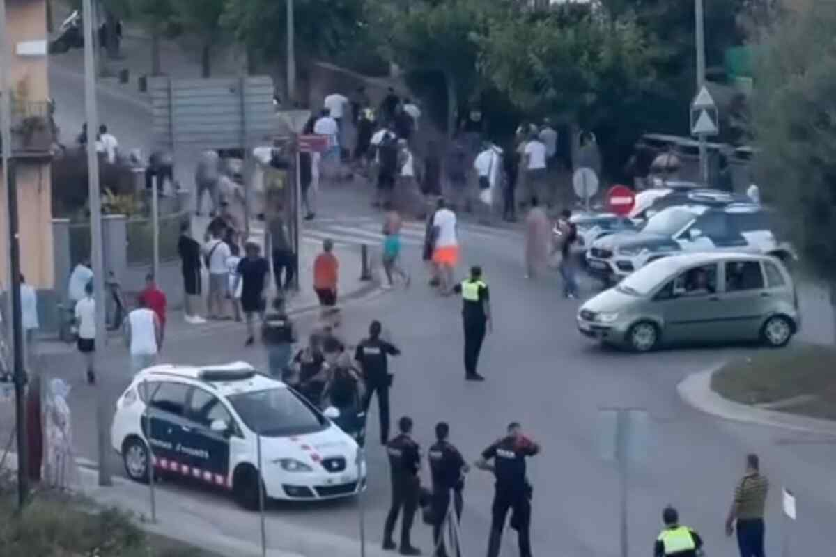 Destrozos en Figueres: La ira por el doble crimen de Sant Joan se ceba en las casas de los presuntos autores