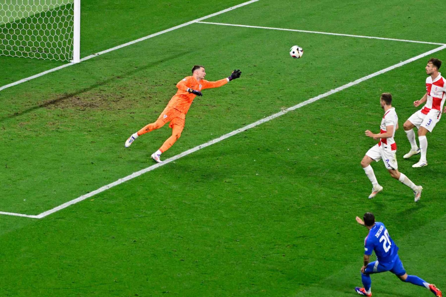 Italia resucita en el último suspiro: Zaccagni marca el empate 1-1 ante Croacia