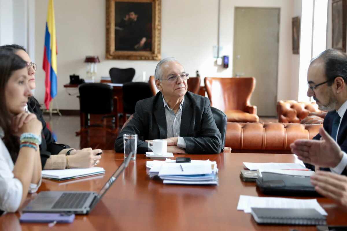 ministro bonilla- gobierno hace Recorte de 20 billones de pesos en el presupuesto: ¿Cómo afectará a la economía colombiana?