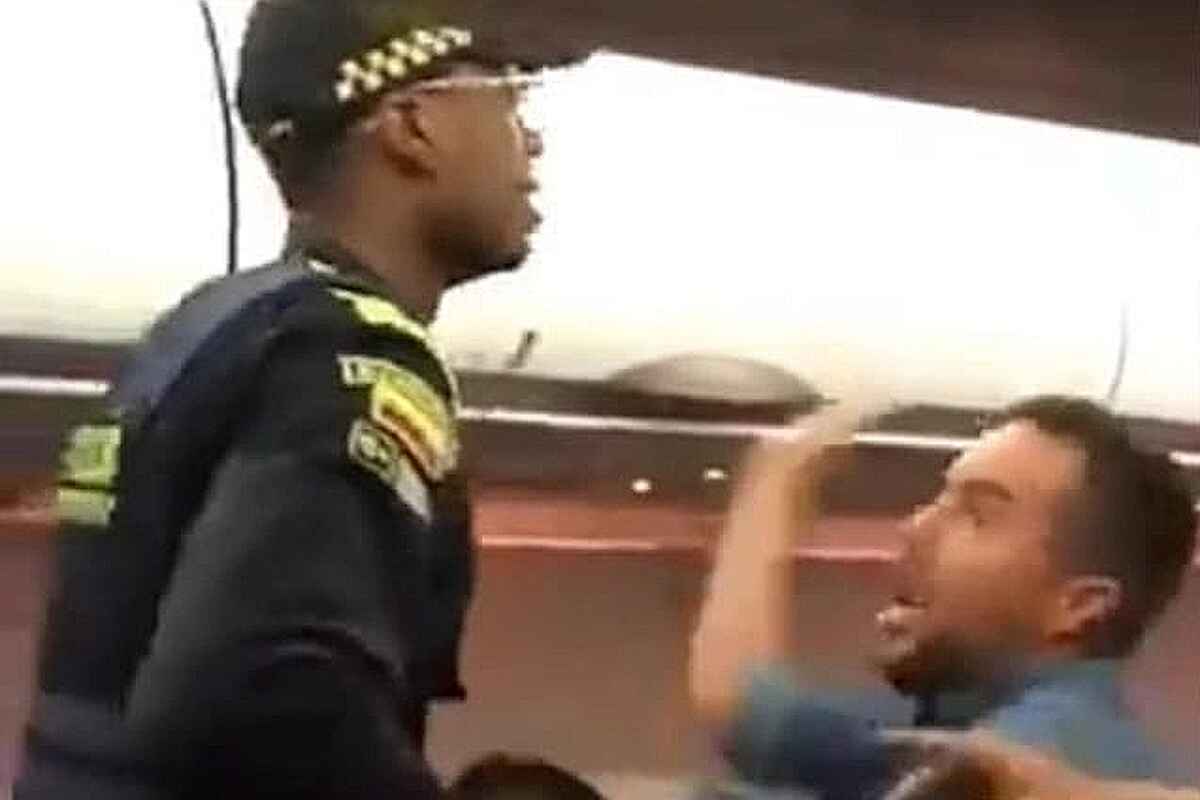 ¡Bochornoso! Pasajero ebrio y alterado cachetea a Policía en un avión en El Dorado