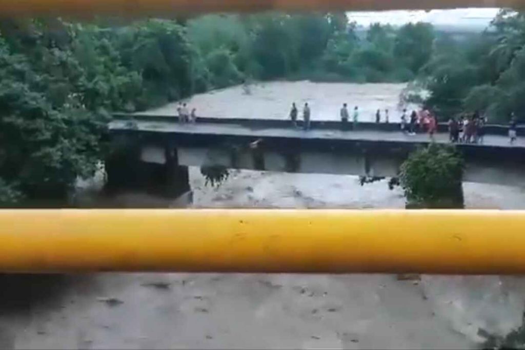 Equipos de rescate intensifican búsqueda de cuatro desaparecidos en el río Mutatá