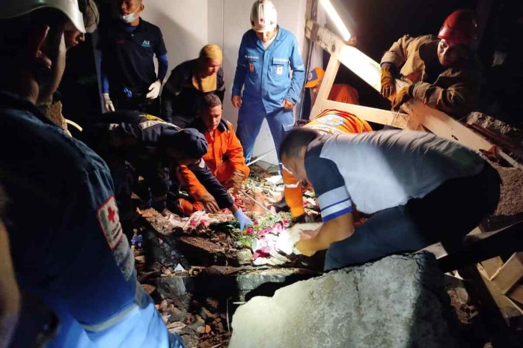 Tragedia en Valledupar: Boda termina en luto tras colapso de casa de campo; dos muertas y 30 heridos