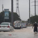 ​Las ondas tropicales 11 y 12 ocasionarán lluvias intensas en 7 estados de México