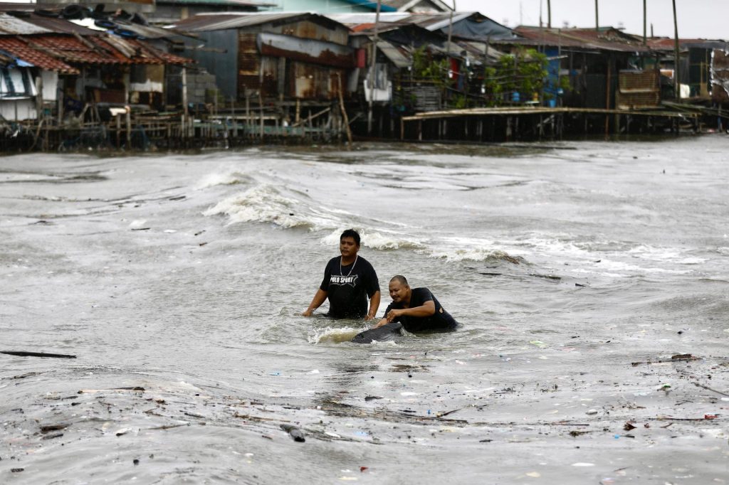 Al menos 8 muertos y más de 860.000 afectados por el tifón Gaemi en Filipinas
