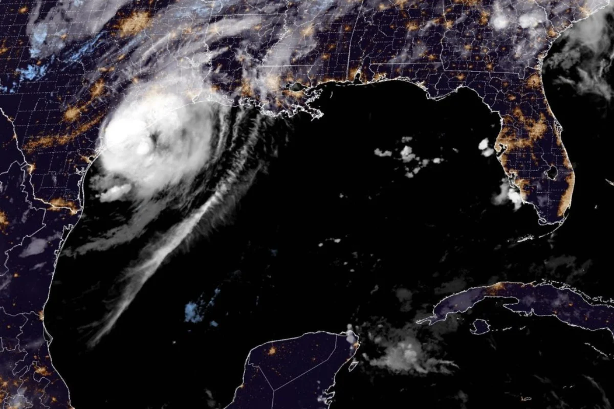 Beryl toca tierra como huracán cerca de Matagorda, en la costa de Texas (EEUU)
