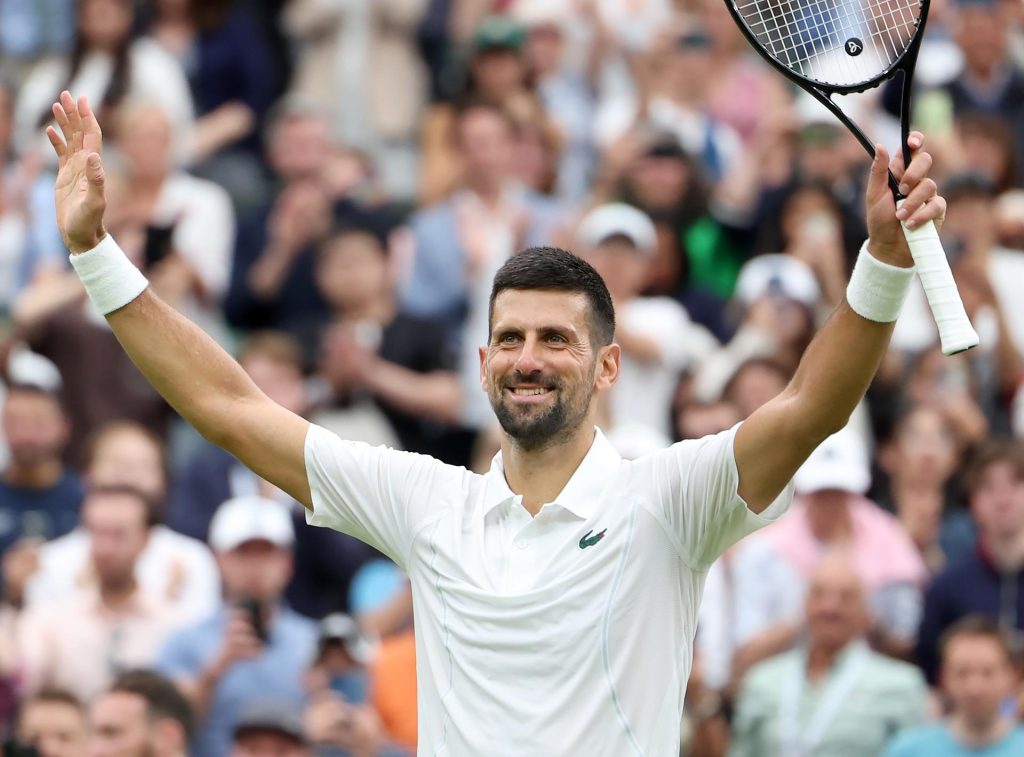 Djokovic, mucha rodilla y mucho rodillo