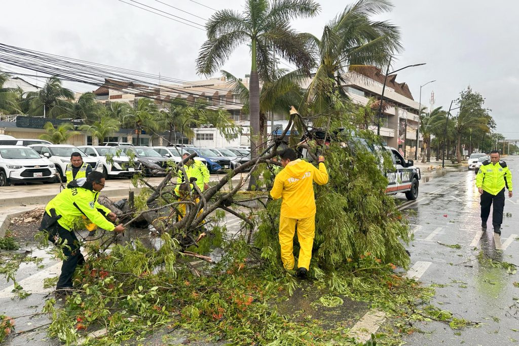 El huracán Beryl causa lluvias muy fuertes en la frontera noreste de México