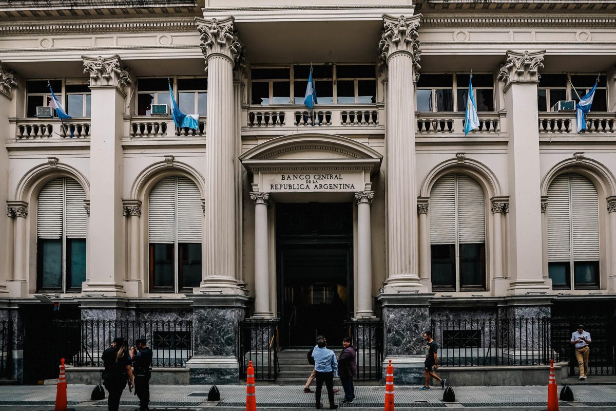 El plan de estabilización de Milei entra en su 'fase 2' con más incógnitas que certezas