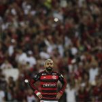 Flamengo remonta con un insólito penalti pitado por cortar el juego con un segundo balón