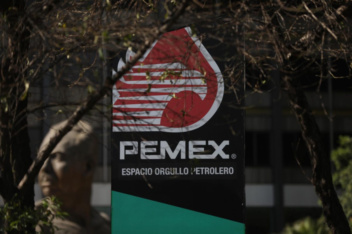 Grupo de Carlos Slim firma contrato de exploración con Pemex por 1.200 millones de dólares
