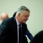 La Justicia de EE.UU. desestima el caso contra Alec Baldwin por homicidio involuntario