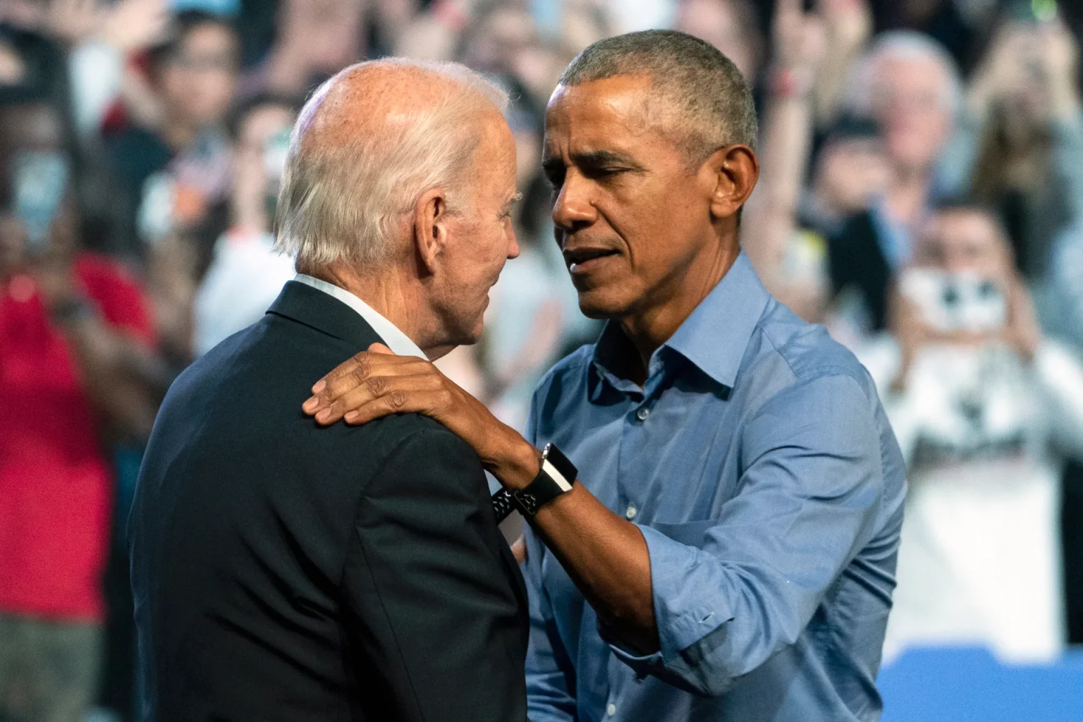 Obama cree que Biden debe reconsiderar el futuro de su candidatura, según el Post