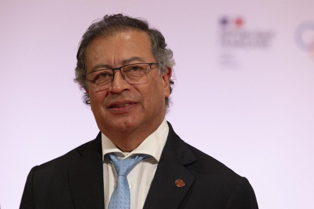 Petro da un voto de confianza a su ministro de Hacienda vinculado con caso de corrupción-cambio escudo