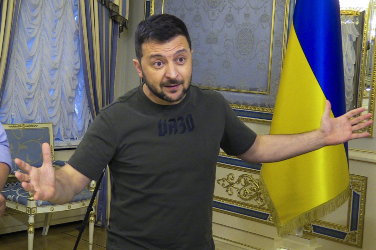 Zelenski felicita a la Armada y agradece su "heroísmo, resistencia y carácter invencible"