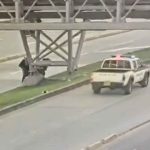 Tensión en la Universidad Nacional en Bogotá: Patrulla policial atacada con explosivos responde con tiros