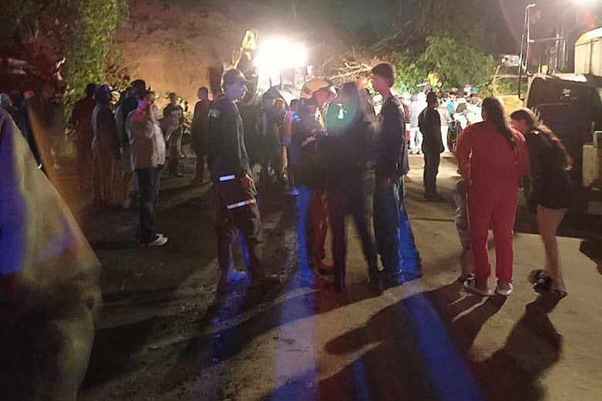 Derrumbe en Cañasgordas: Milagroso rescate de 3 personas en una vivienda colapsada