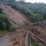 ¡Atención viajeros! Paso a un carril en la vía Manizales - Bogotá por deslizamientos de tierra