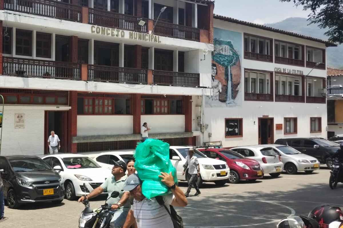 Tres muertos y un herido deja masacre en el casco urbano de Cocorná, Antioquia