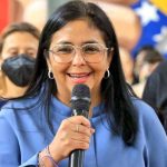 Delcy Rodríguez resulta herida por árbol caído durante inspección en zona afectada por Beryl