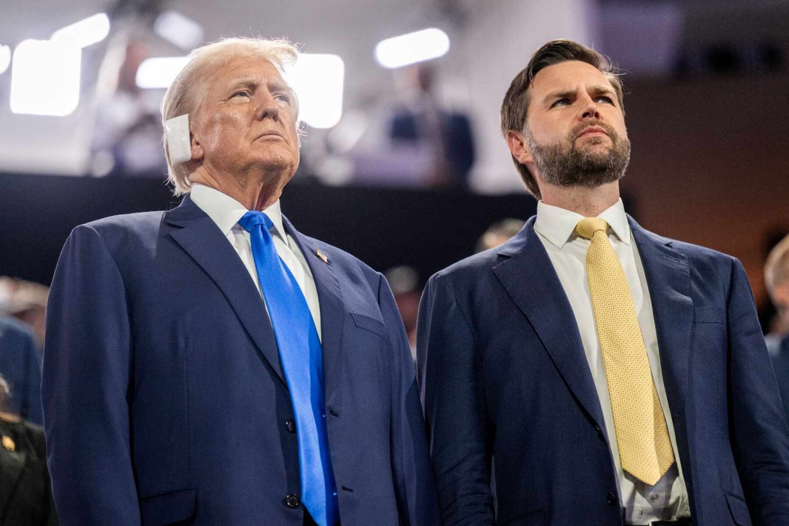 Trump acepta nominación Republicana denunciando 'Invasión' de "inmigrantes de todo el mundo"