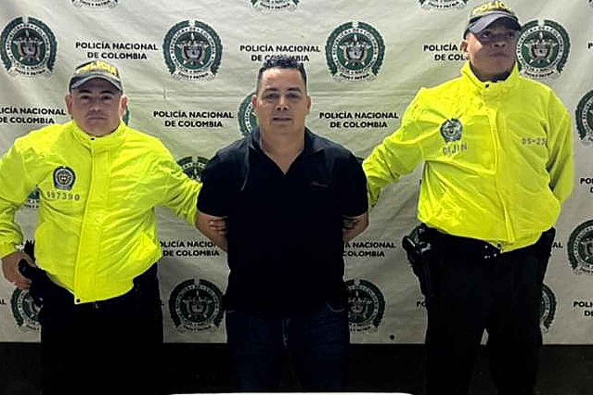Cae docente señalado de cobrar millonarias sumas para tramitar traslados de docentes en Antioquia-Edgardo Javier betin