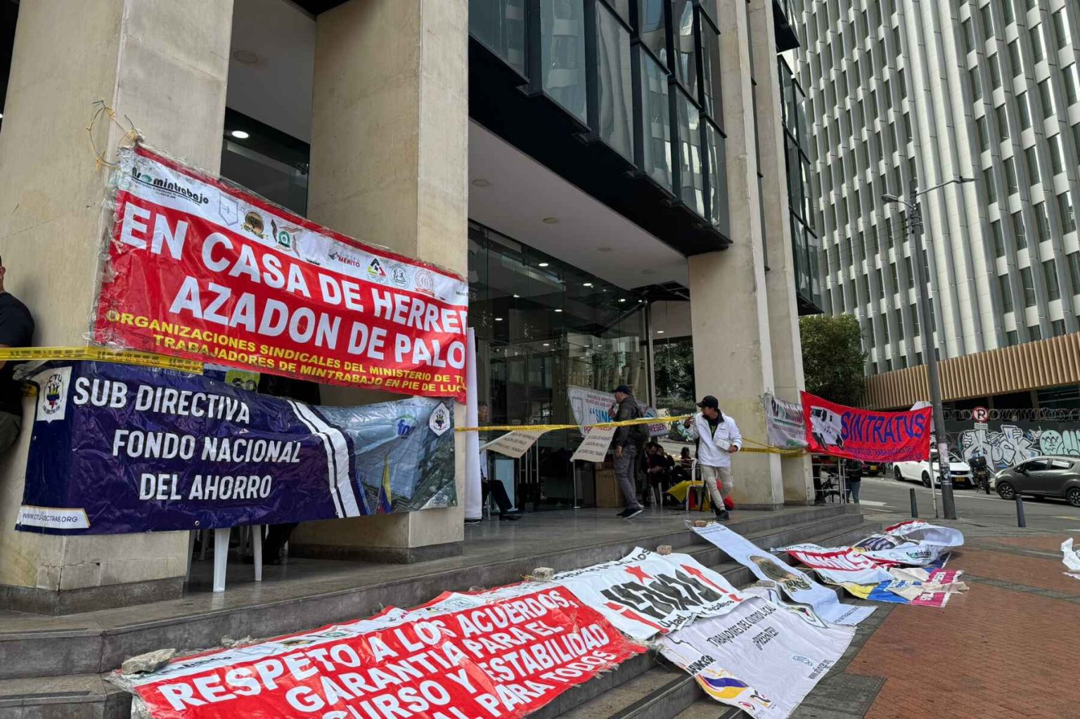 Crisis sindical en el Ministerio de Trabajo: La Secretaria General fue retenida junto a otros empleados