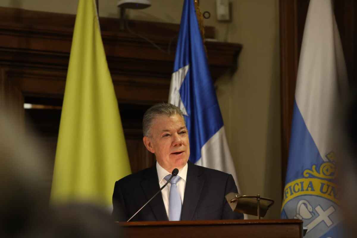 Santos rechaza propuesta de Constituyente de Petro: “Un callejón sin salida”