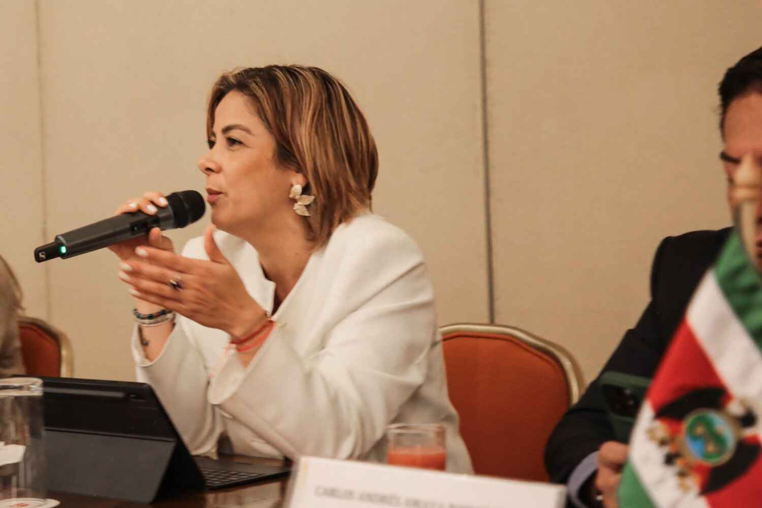 Jhennifer Mojica deja el Ministerio de Agricultura; Martha Carvajalino toma las riendas