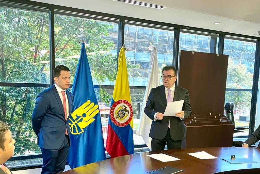 Defensa de Olmedo López denuncia borrado masivo de información en su celular por supuesto hackeo