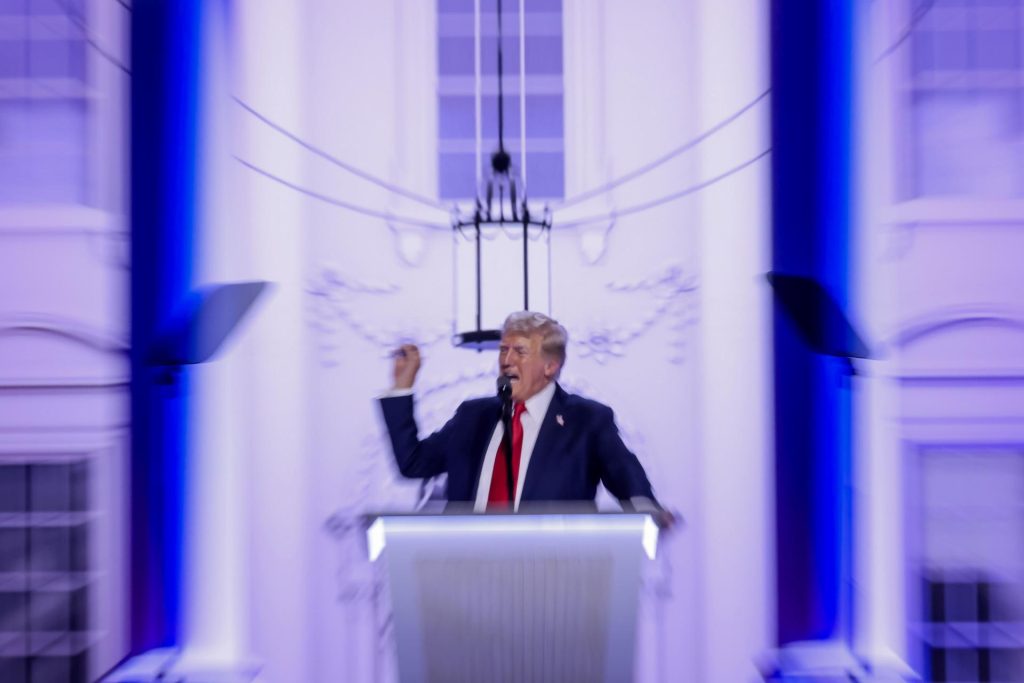 El FBI investiga el jaqueo a documentos que la campaña de Trump atribuye a Irán