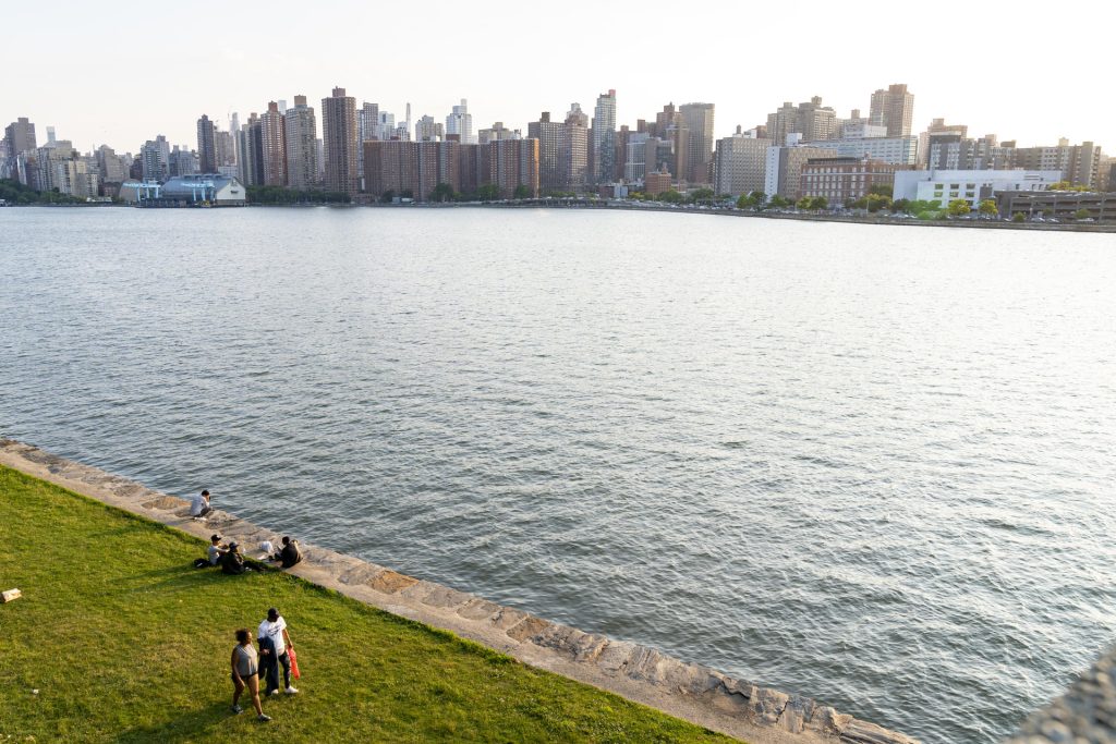 La crisis migratoria en Nueva York deriva en campamentos y mayor escrutinio policial