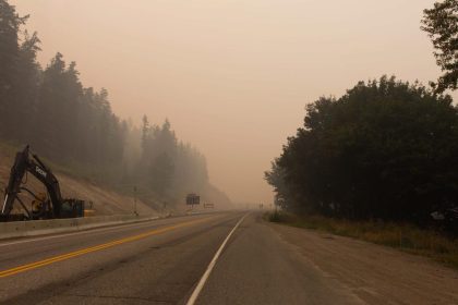 Los residentes de Jasper, en Canadá, vuelven tras un mes de evacuación por un incendio